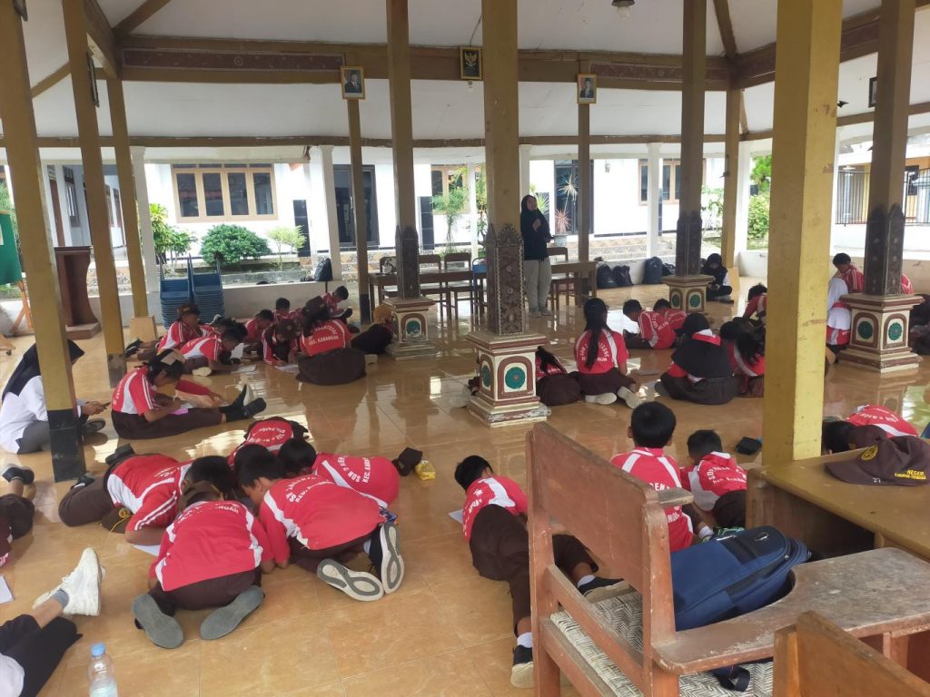 Pendidikan Hukum Adat untuk Generasi Muda: Strategi Menjaga Warisan Budaya Indonesia